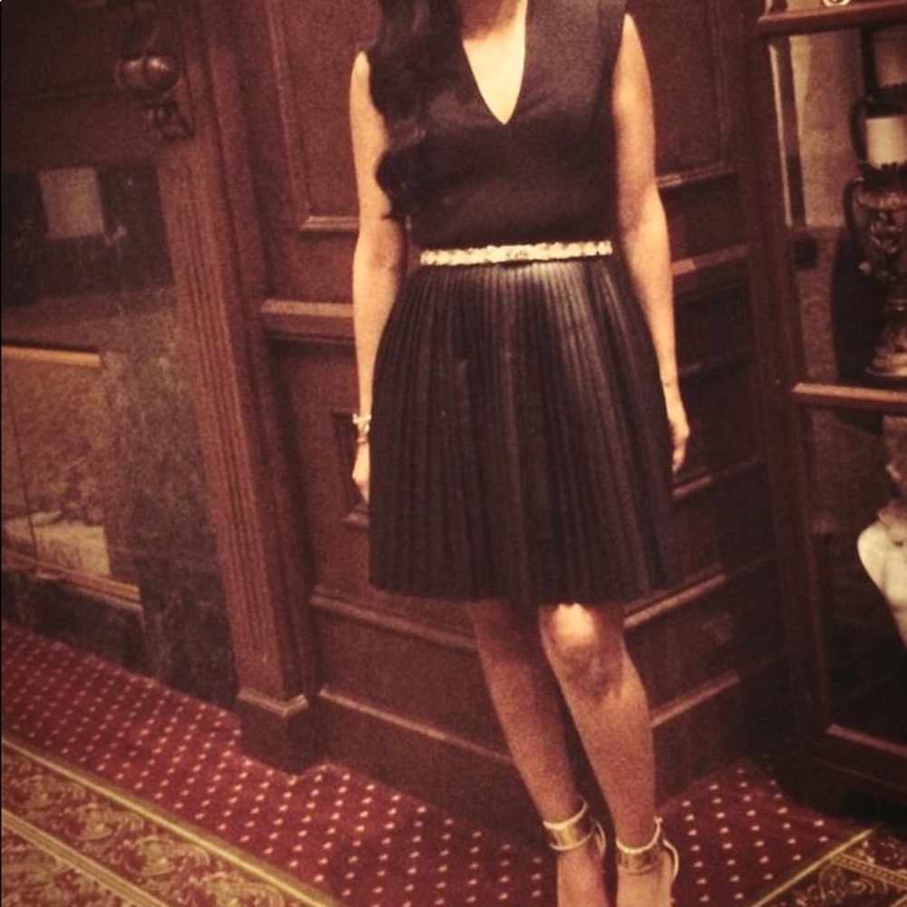 Black dress with mixed material in good condition